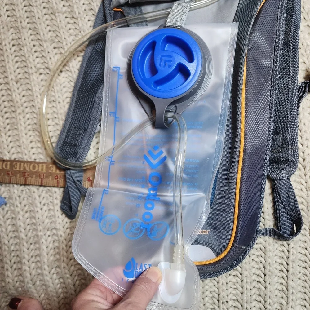 NWOT 2L Water Outdoor Prod Bladder Bag Hydration Backpack Hiking Camping Cycling